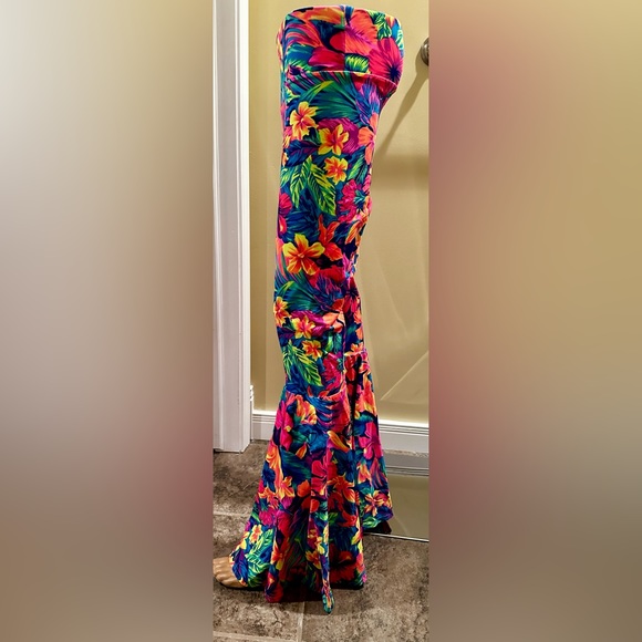 Coquetry Clothing Tahitian Floral High Waist Bell Bottom Flares - Picture 5 of 6